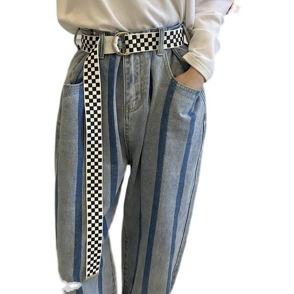 Ženski karirani remen sa metalnim elementom