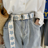 Ženski tekstilni remen s metalnim kopčanjem i cvjetićima