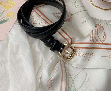 Tanak remen za žene u retro stilu