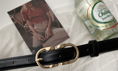 Ležerni remen s kopčom od eko kože za žene