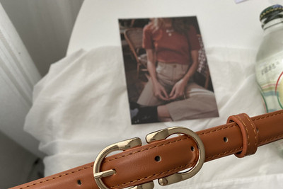 Ležerni remen s kopčom od eko kože za žene