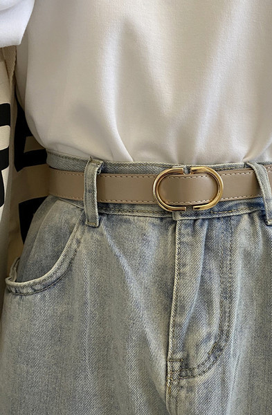 Ležeran ženski remen sa metalnom kopčom