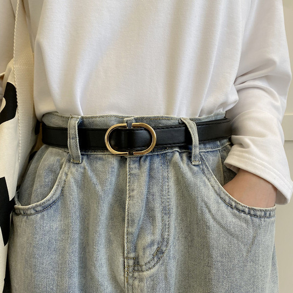 Ležeran ženski remen sa metalnom kopčom