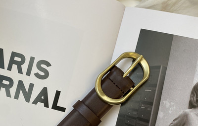 Ženski remen od eko kože sa ovalnom kopčom