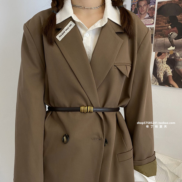 Ženski moderan tanki remen od eko kože sa metalnom kopčom