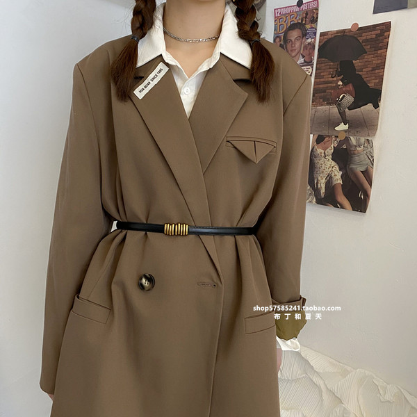 Ženski moderan tanki remen od eko kože sa metalnom kopčom