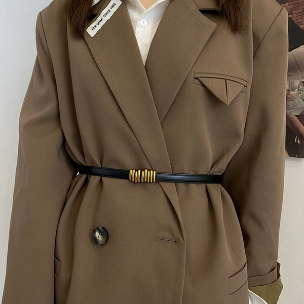 Ženski moderan tanki remen od eko kože sa metalnom kopčom