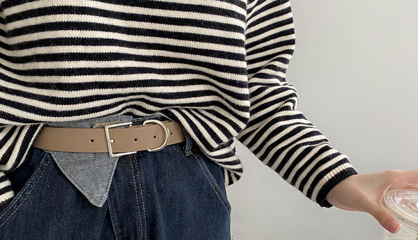 Ženski moderan remen s dvostrukom metalnom kopčom