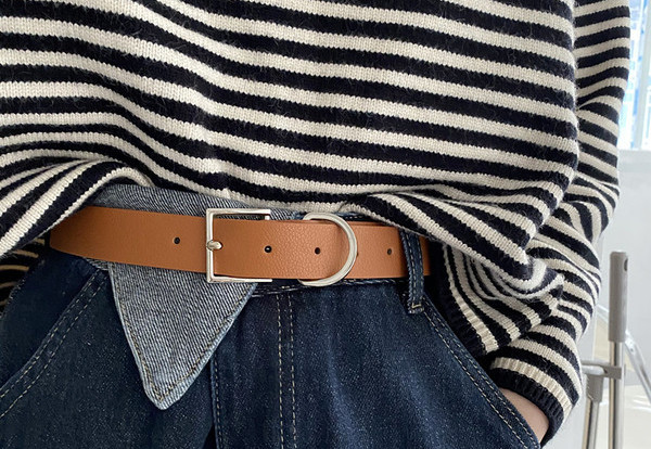 Ženski moderan remen s dvostrukom metalnom kopčom