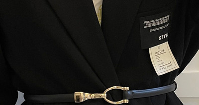 Tanki ženski remen od umjetne kože sa metalnim elementom