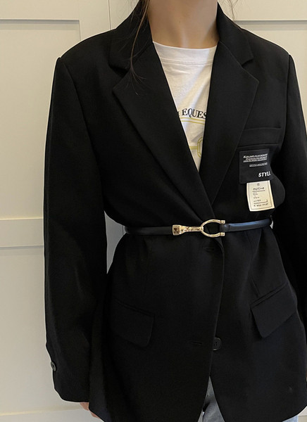 Tanki ženski remen od umjetne kože sa metalnim elementom