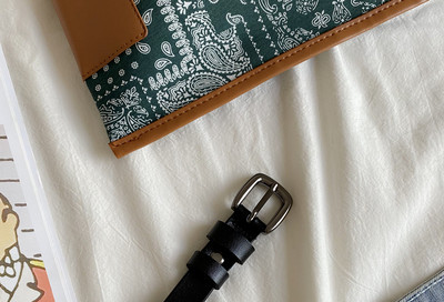 Ženski auto od eko kože - čist model