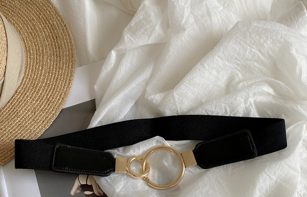 Ženski tekstilni remen s metalnom kopčom