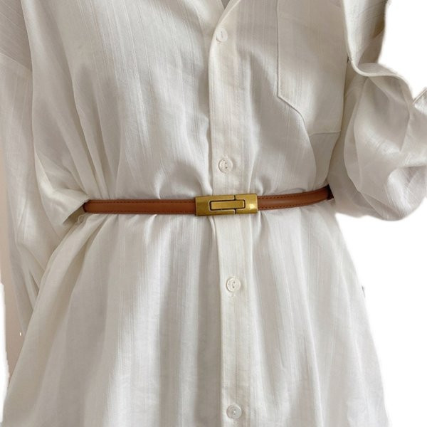 Moderan tanki remen od eko kože sa metalnom kopčom