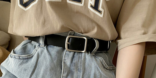 Ženski remen od eko kože sa metalnom pravokutnom kopčom