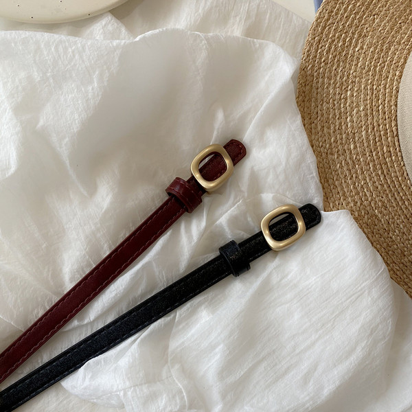 Tanak ženski remen s metalnom kopčom