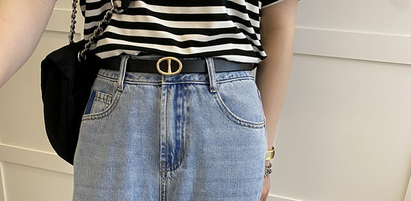 Ležerni remen od umjetne kože s metalnom kopčom za žene