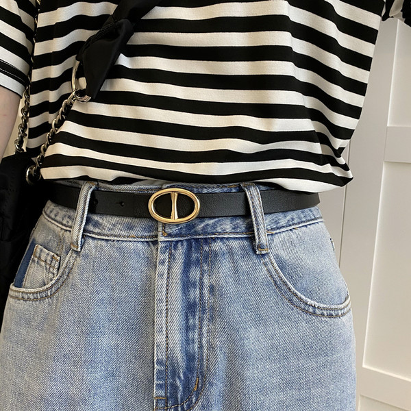 Ležerni remen od umjetne kože s metalnom kopčom za žene