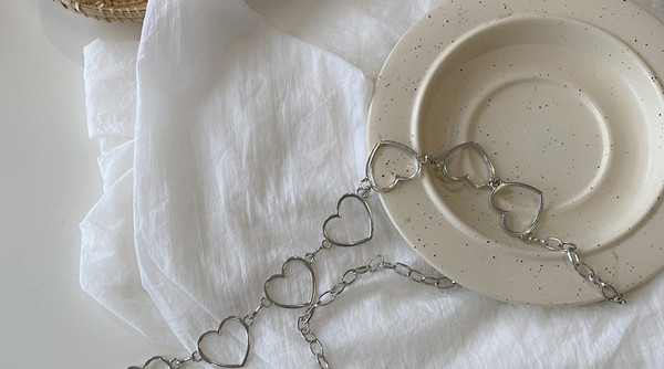 Metalni remen lančić sa srcima