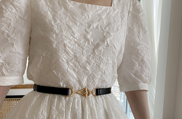 Tanak ženski remen s nestandardnim kopčanjem