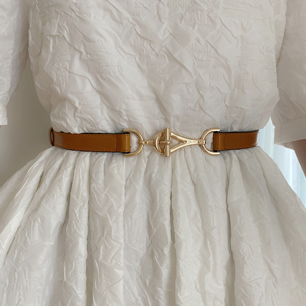 Tanak ženski remen s nestandardnim kopčanjem