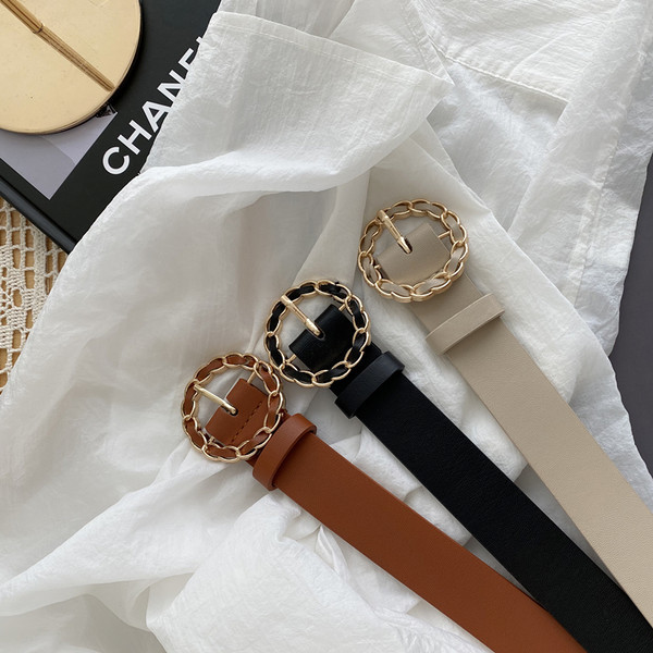 Podesivi ženski remen s metalnim elementom