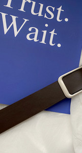 Ležerni kožni remen s kvadratnom kopčom za žene