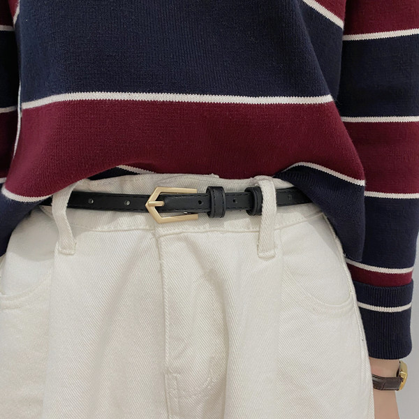 Moderan ženski tanki kožni remen s metalnom kopčom