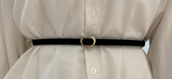 Ženski tanki remen od eko kože sa kopčom u obliku srca