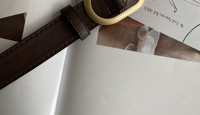 Ležerni kožni remen sa metalnom kopčom za žene u dvije boje