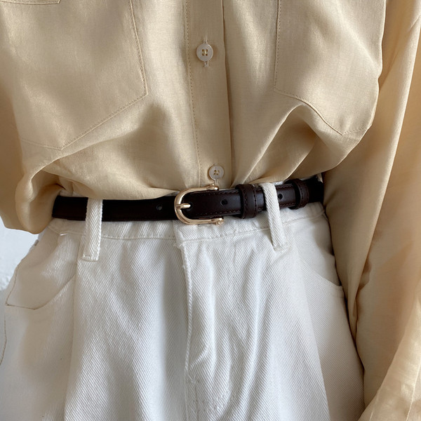 Tanak ženski remen od umjetne kože s metalnom kopčom