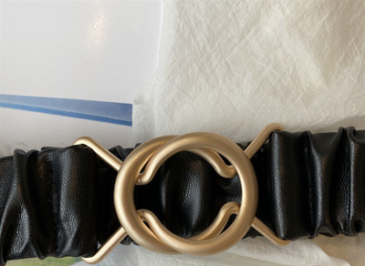 Moderan ženski kožni remen s metalnom kopčom