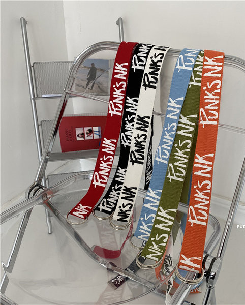 Moteriškas tekstilinis diržas su užrašais