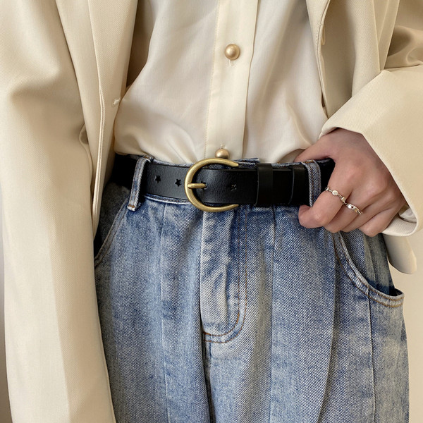 Ženski kožni remen sa okruglom kopčom