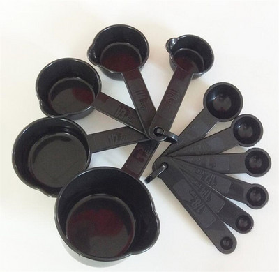 Ekološka crna plastična mjerna posuda, čajna žličica, žlica za šećer, kuhinjska vaga, kuhalo 10 komada / set