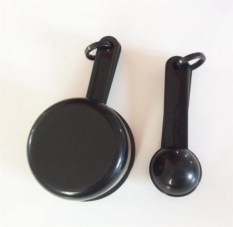 Ekološka crna plastična mjerna posuda, čajna žličica, žlica za šećer, kuhinjska vaga, kuhalo 10 komada / set