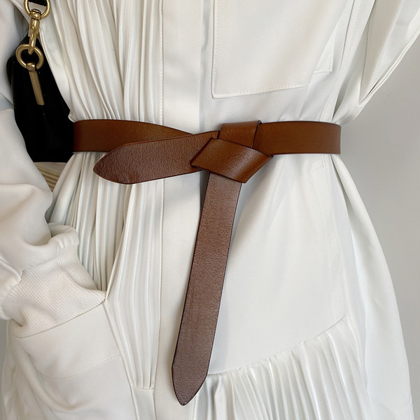 Čist model ženskog remena