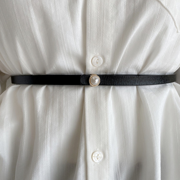 Cureaua subtire de dama cu o perla decorativa