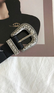 Curea de dama din piele cu catarama metalica in relief