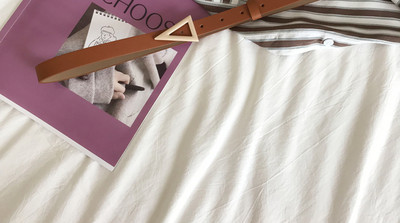 Tanki ženski remen od eko kože s trokutastom kopčom