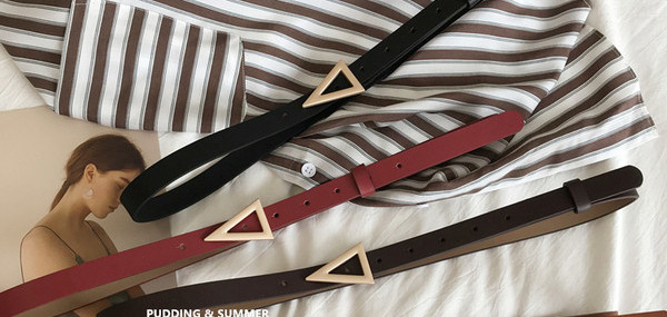 Tanki ženski remen od eko kože s trokutastom kopčom