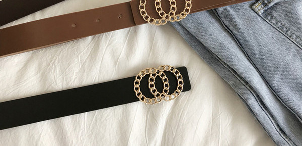 Ženski elegantni remen sa metalnim elementom