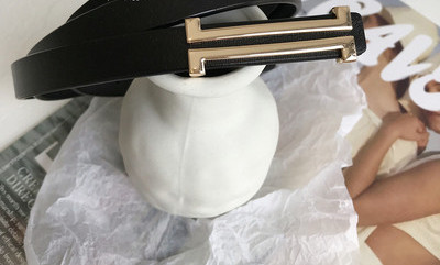 Novi model ženskog remena - crne boje