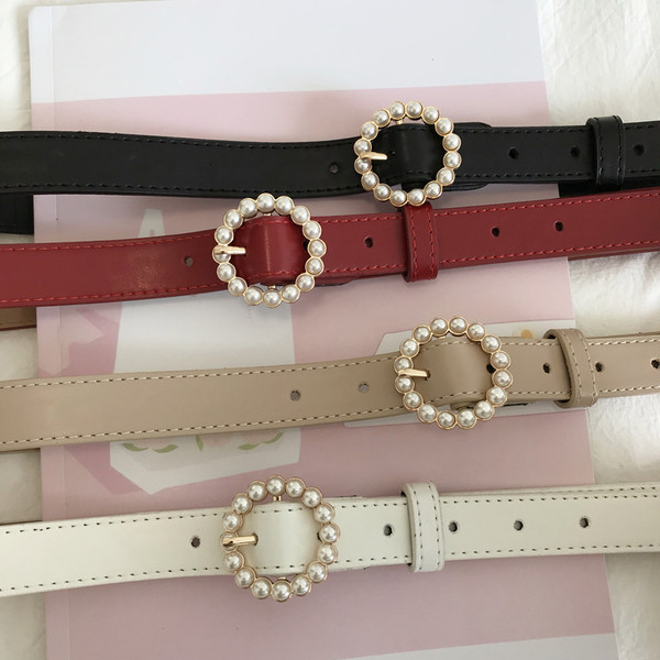Moderan ženski remen od eko kože sa bisernim ukrasom