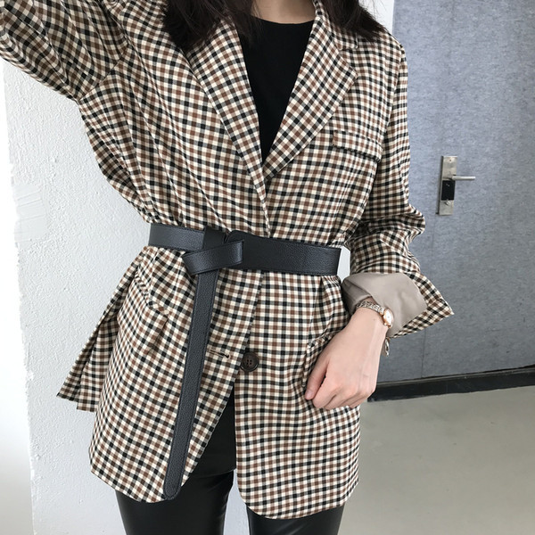 Cureaua de dama cu cravata asimetrica