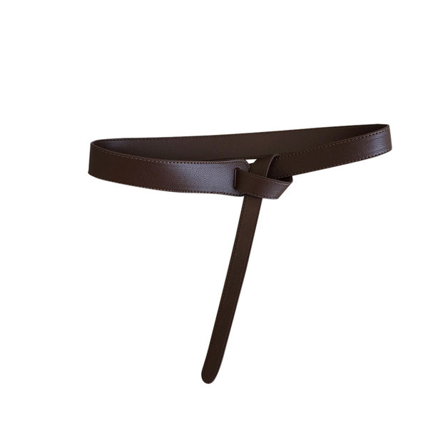 Cureaua de dama cu cravata asimetrica