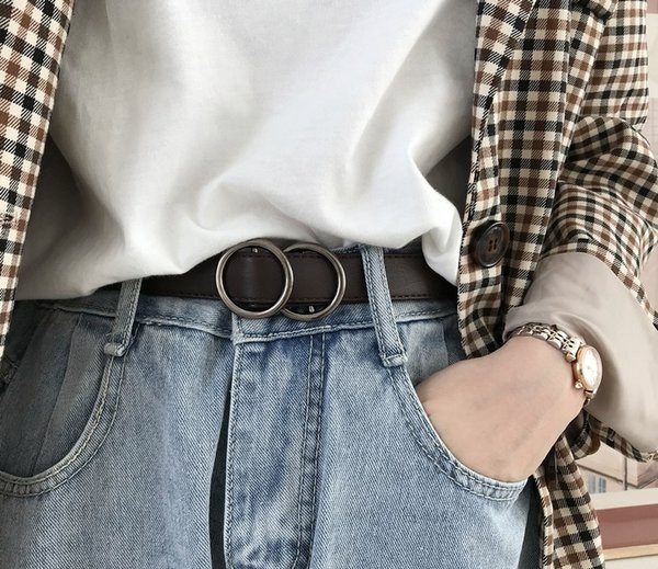 Ženski kožni remen sa okruglom kopčom