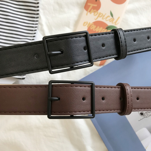 Ženski retro remen od eko kože sa metalnom kopčom