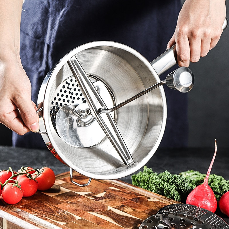 Nehrđajući čelik Dobro prianjanje Mlin za hranu Cijeđenje voća i povrća Pire krumpir Kapacitet 2 litre 3 diska za mljevenje Može se prati u perilici posuđa