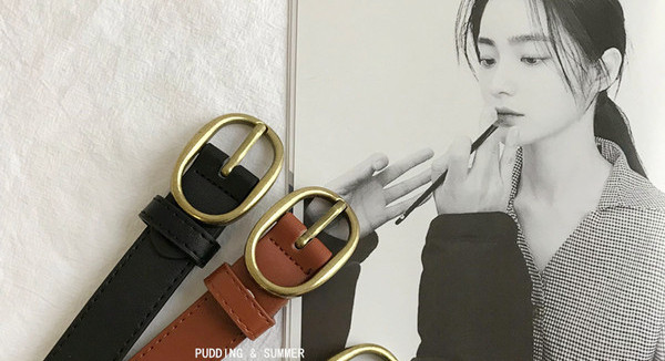 Ženski remen od umjetne kože s metalnom kopčom